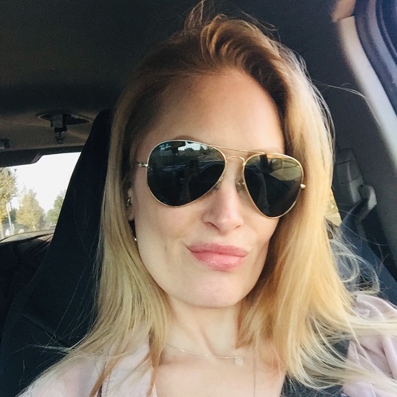 Meet your Posher, Jennifer - Picture 1 of 1